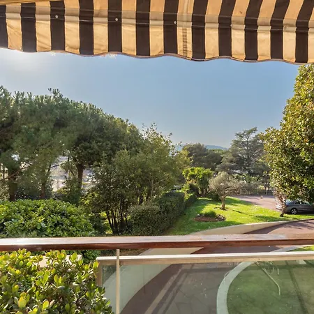 Chateau De La - 2 Avec Terrasse, Climatisation, Parking Prive Securise - A 100m Des Plages * קאן